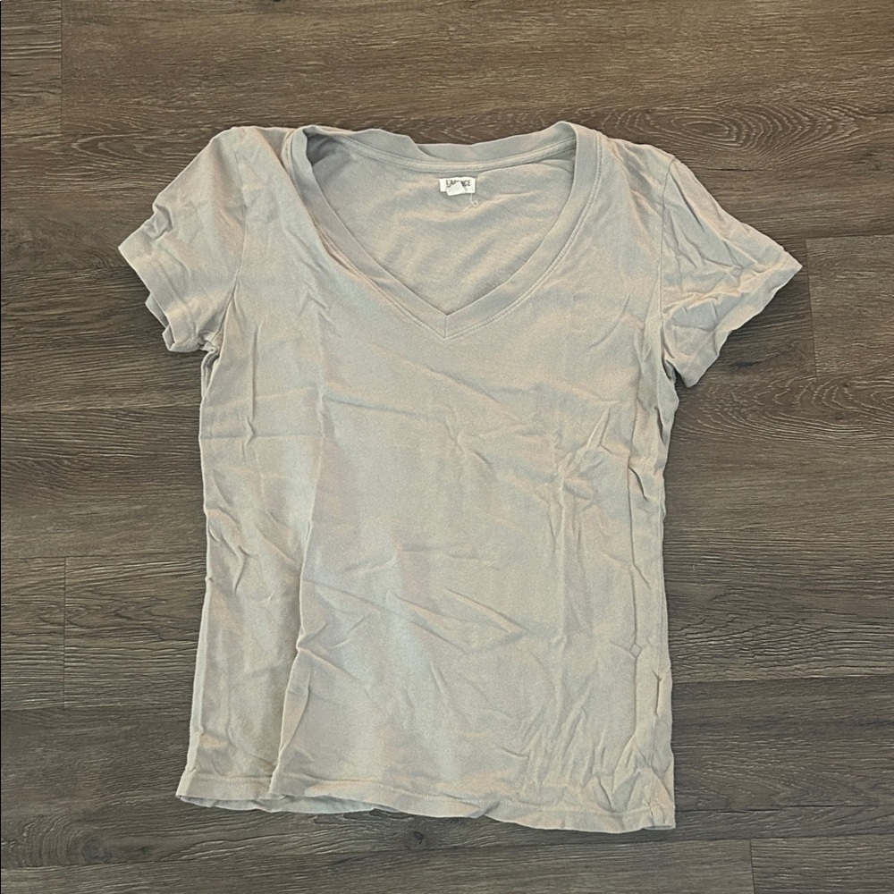 L'AGENCE beige V-Neck Tee size medium
